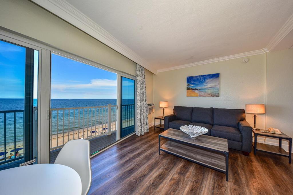 Oceanfront King Suite