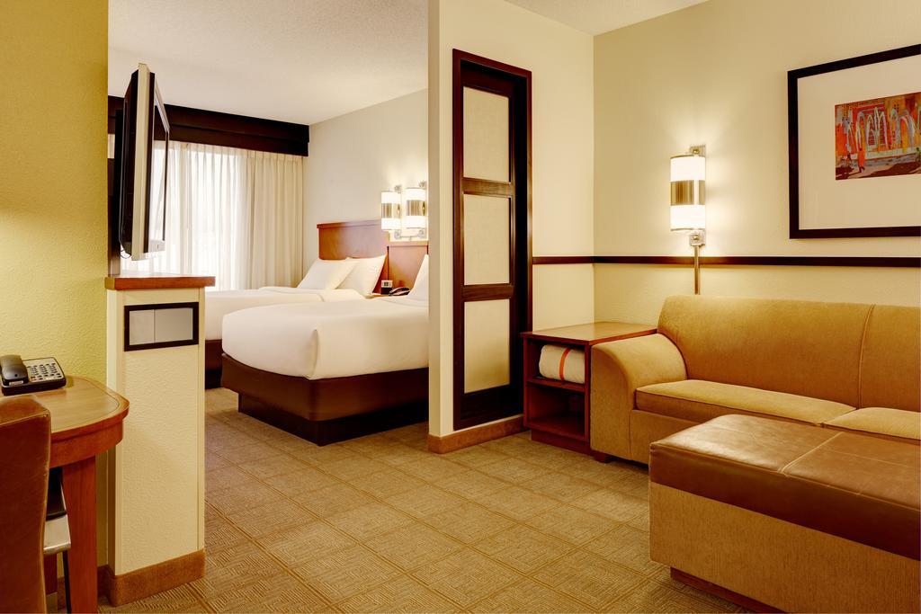 Double Room with Two Double Beds and Sofa bed - High Floor,112829052:JPEG