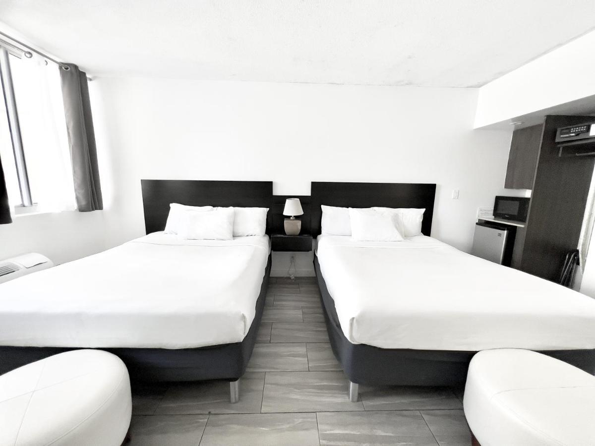 Queen Studio Two Queen Beds