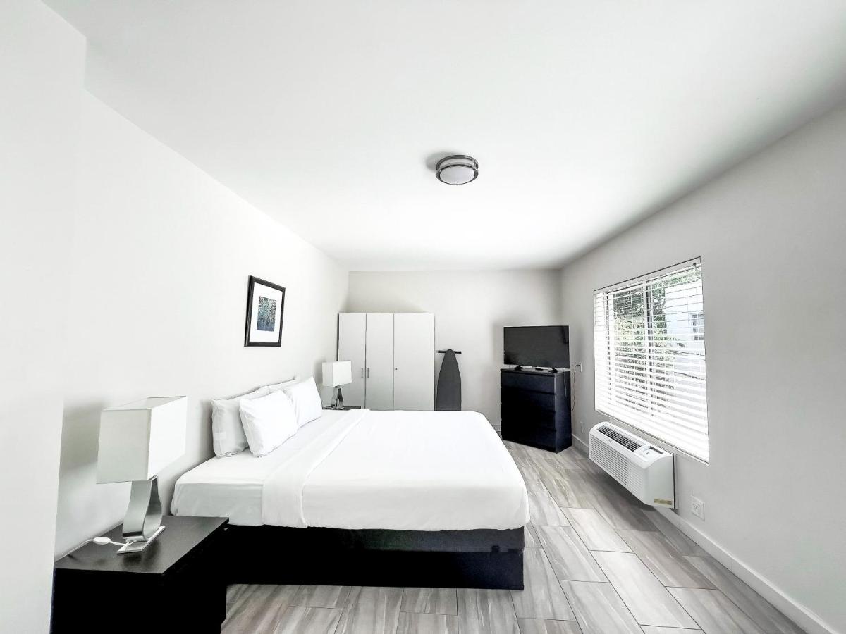 One-Bedroom King Suite