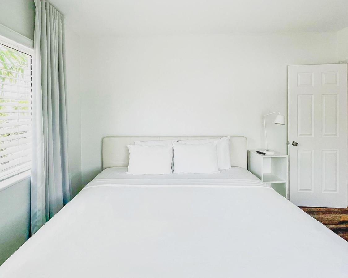 One-Bedroom King & Sofa Bed,1293102517:JPEG