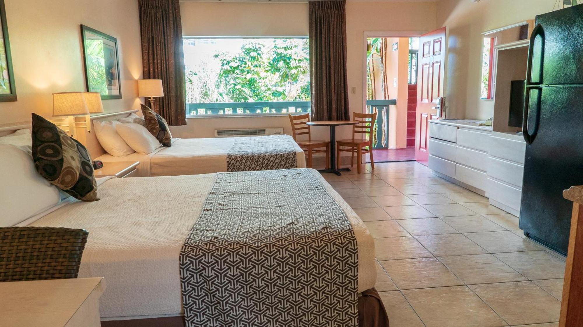 Deluxe Queen Room