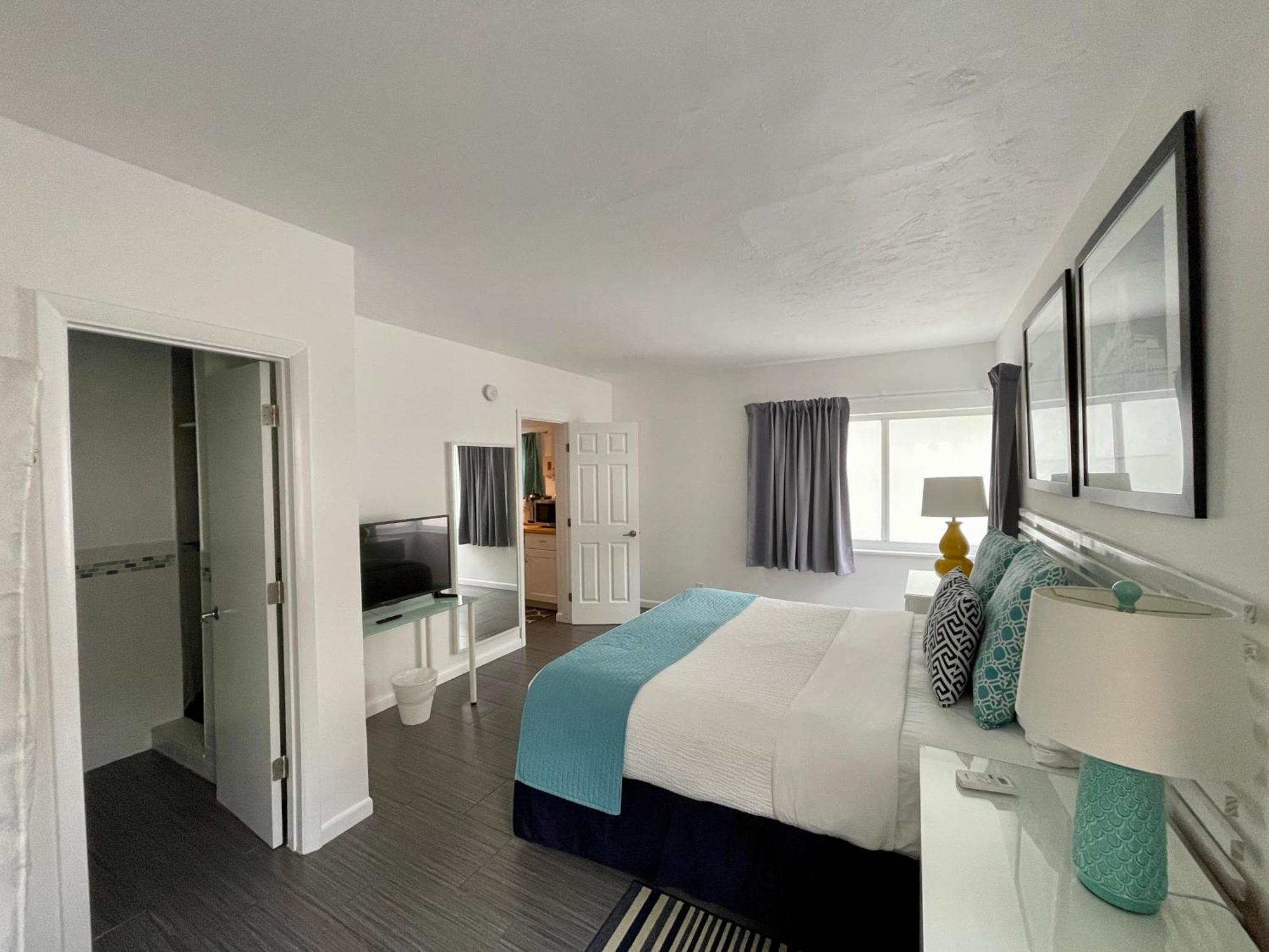 Large Double Room