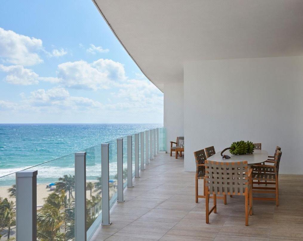 Ocean-View Two Bedroom Residential Suite King Two Queens