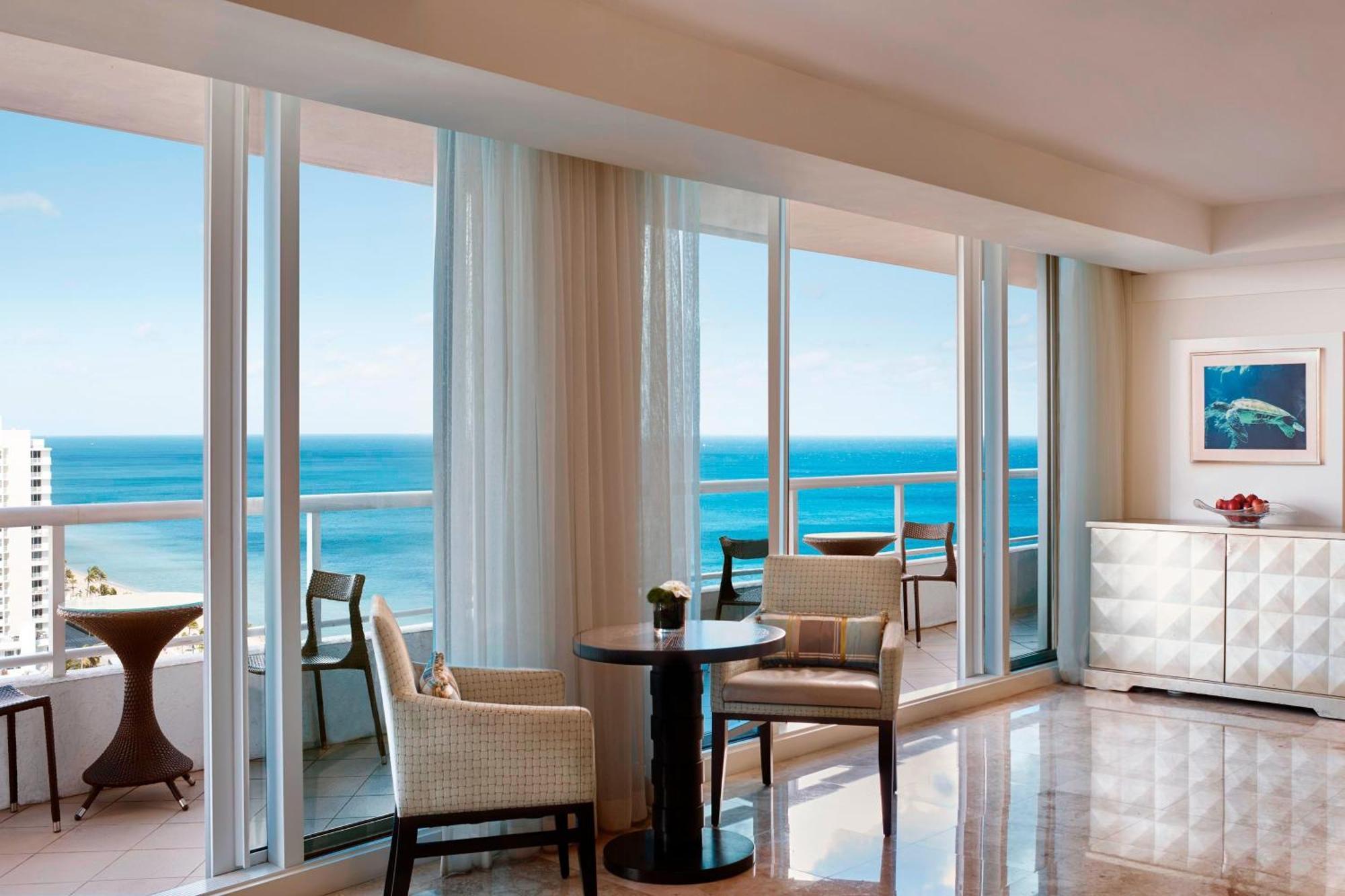Oceanfront King Room Club Access