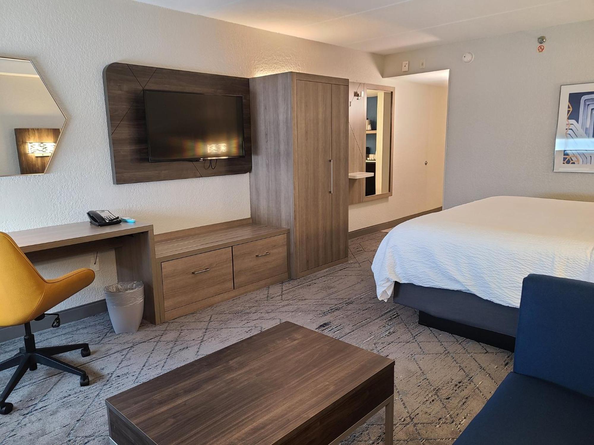 Standard King Room