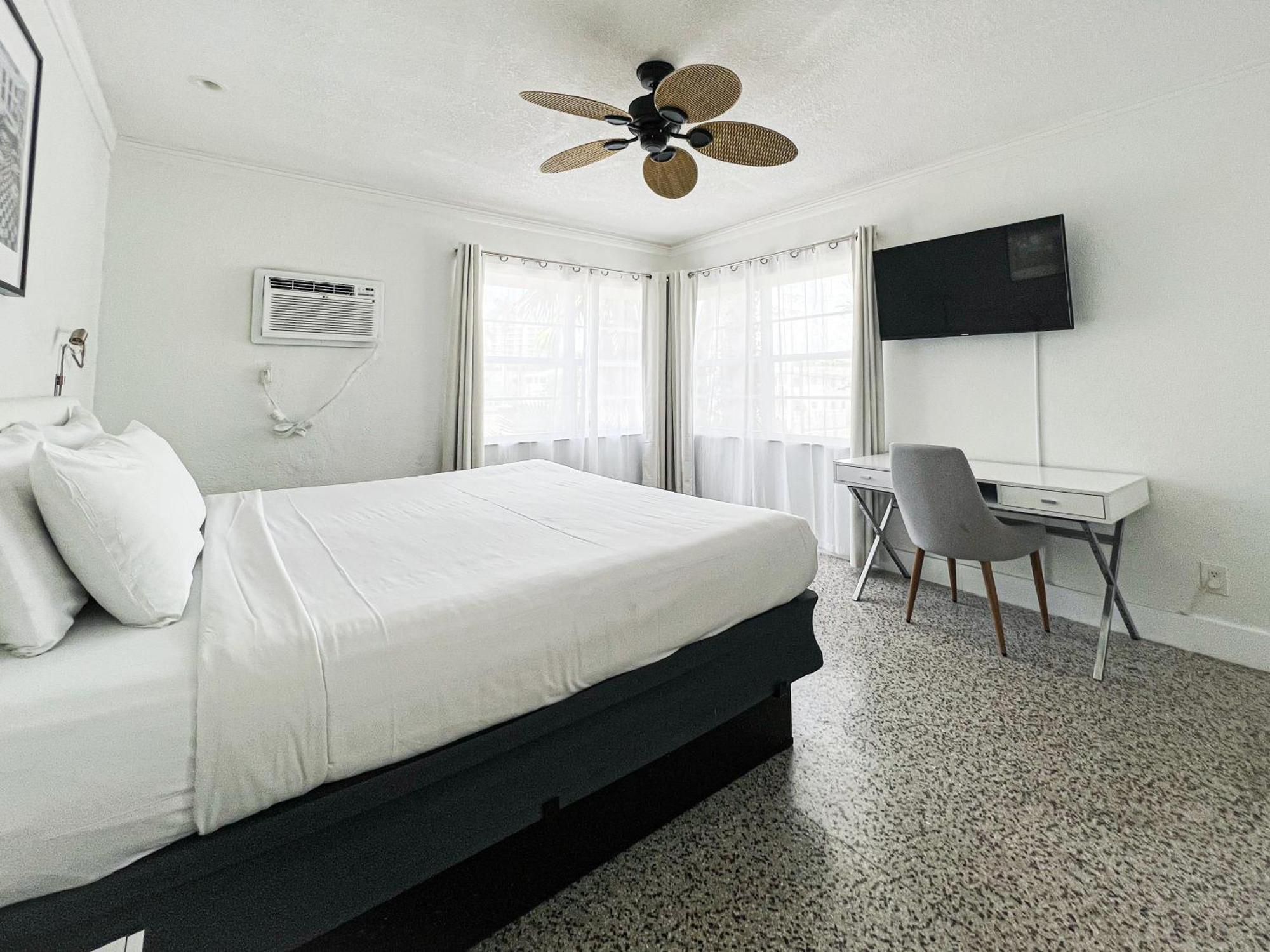 One-Bedroom Apartment King Bed