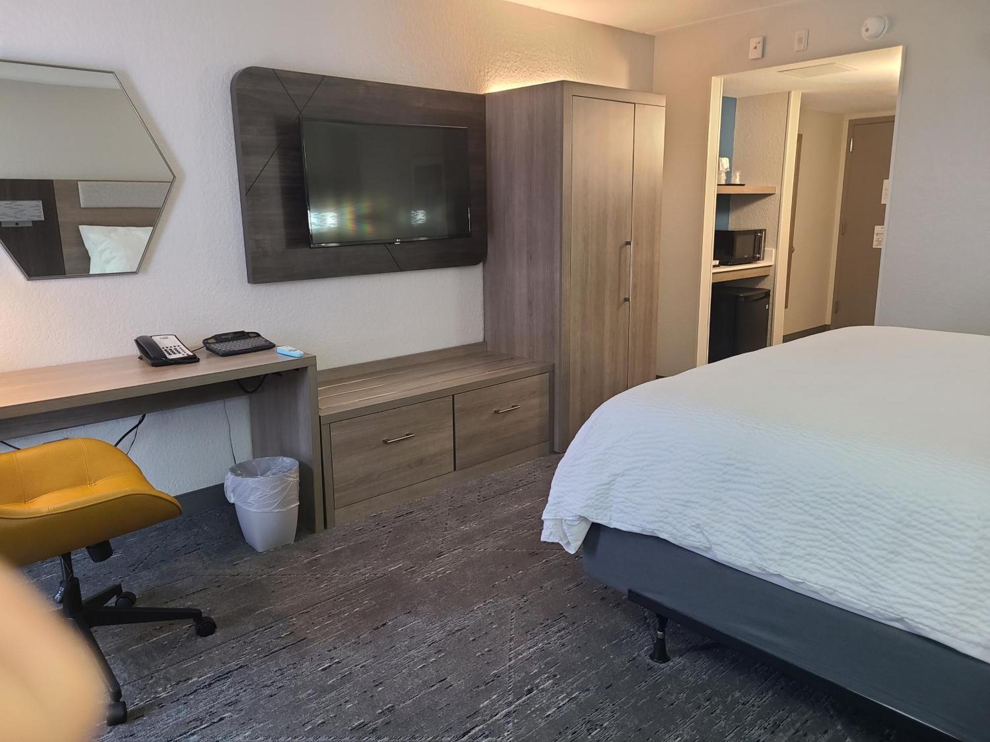 King Room Mobility Access or Hearing Accessible