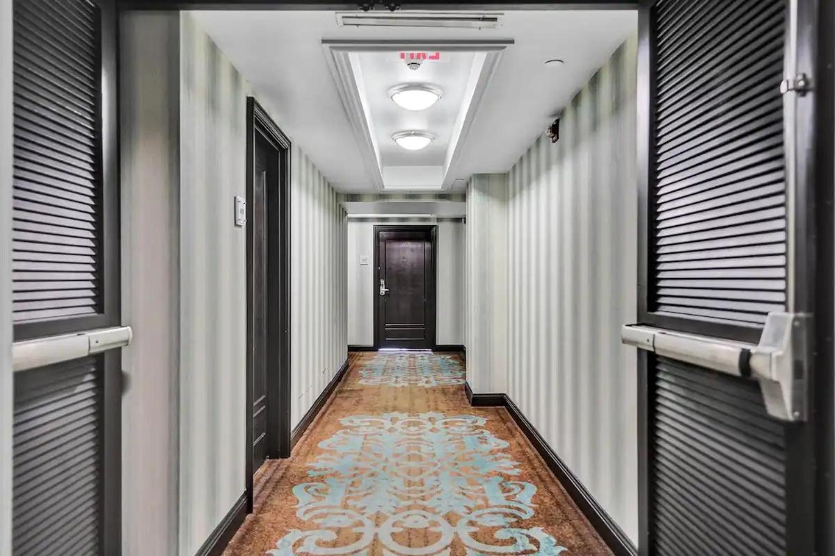 One-Bedroom Apartment Partial Ocean View