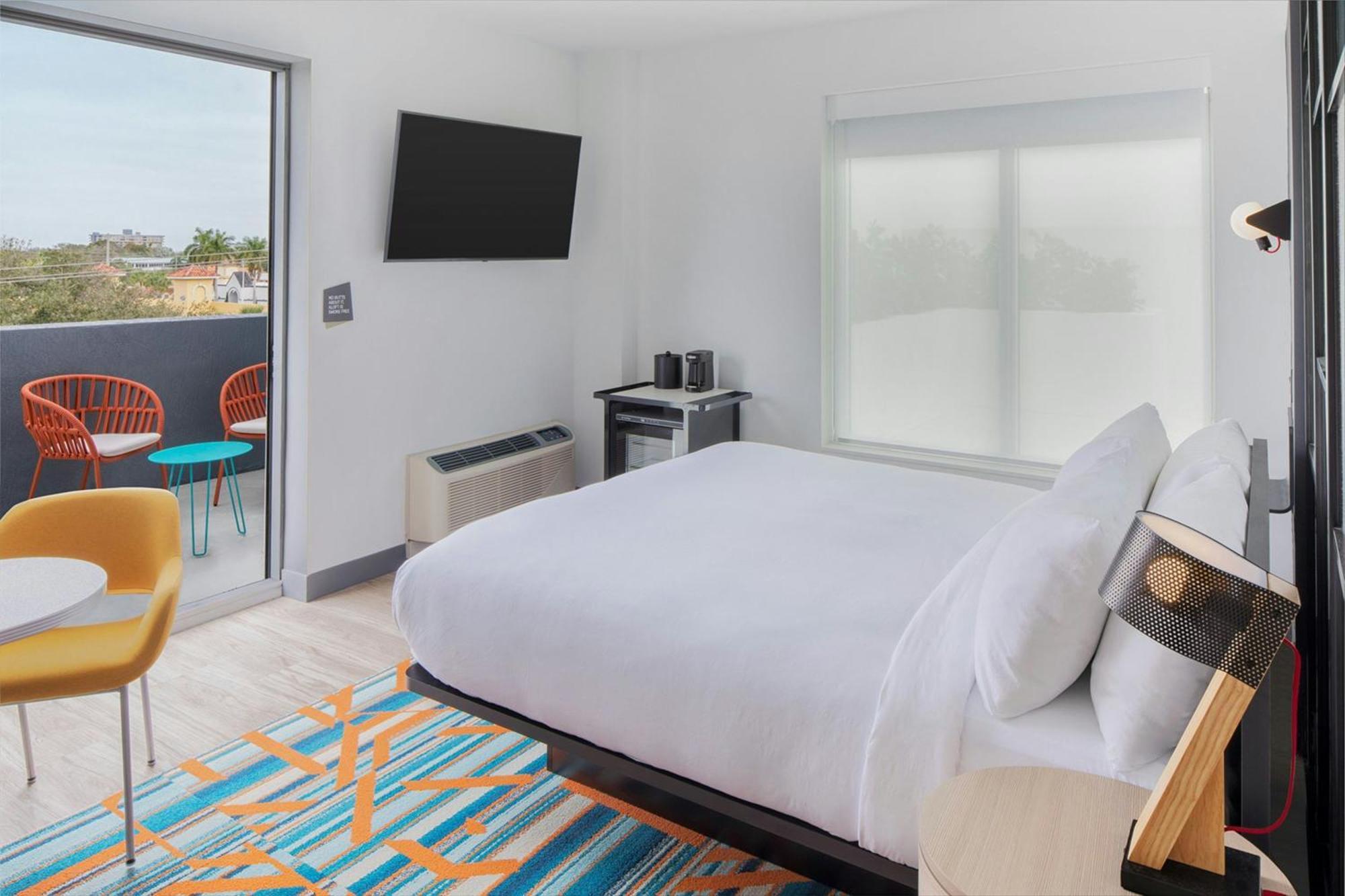 King Room Balcony City View