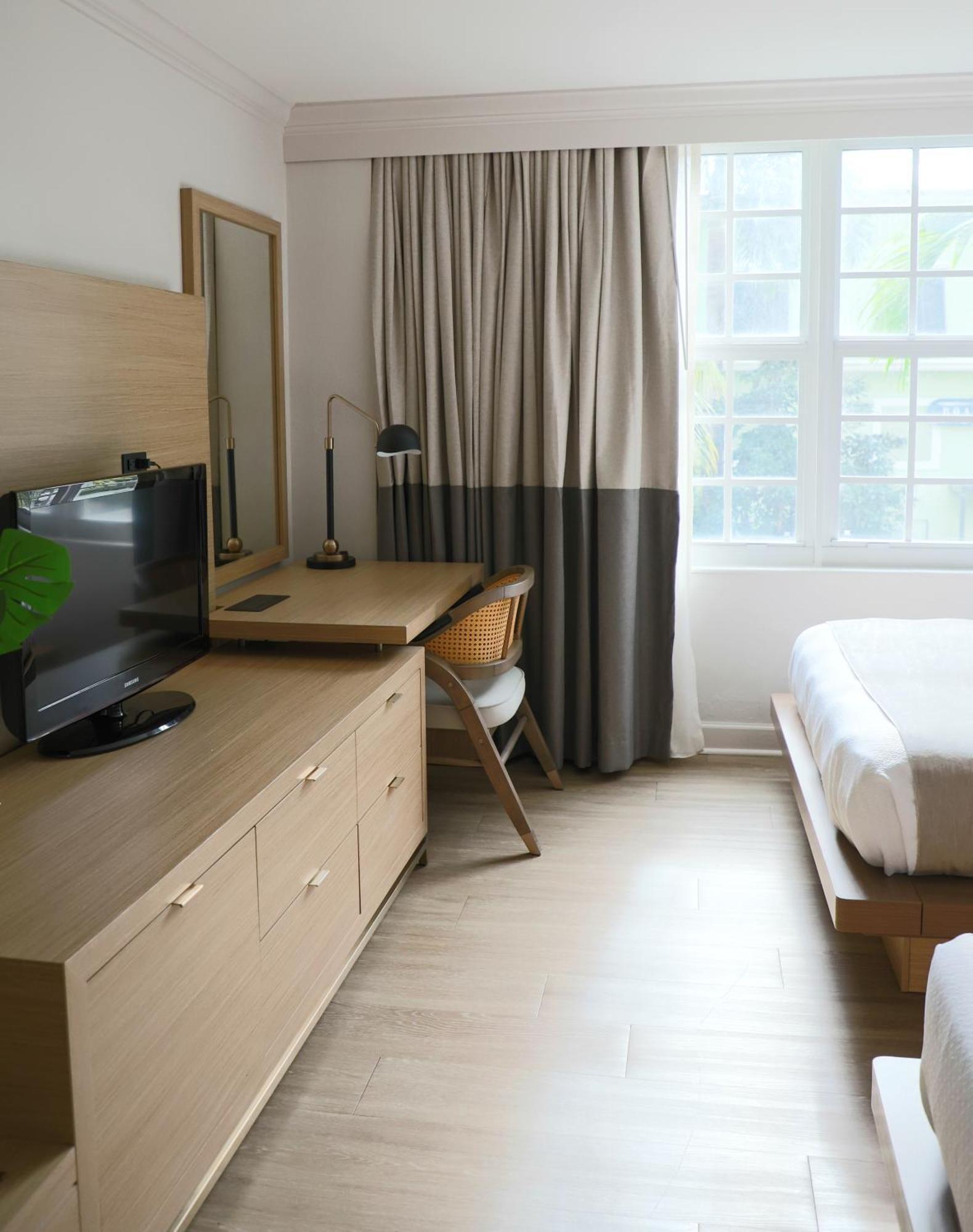 Superior Room Corner Balcony 2 Queen Beds City View