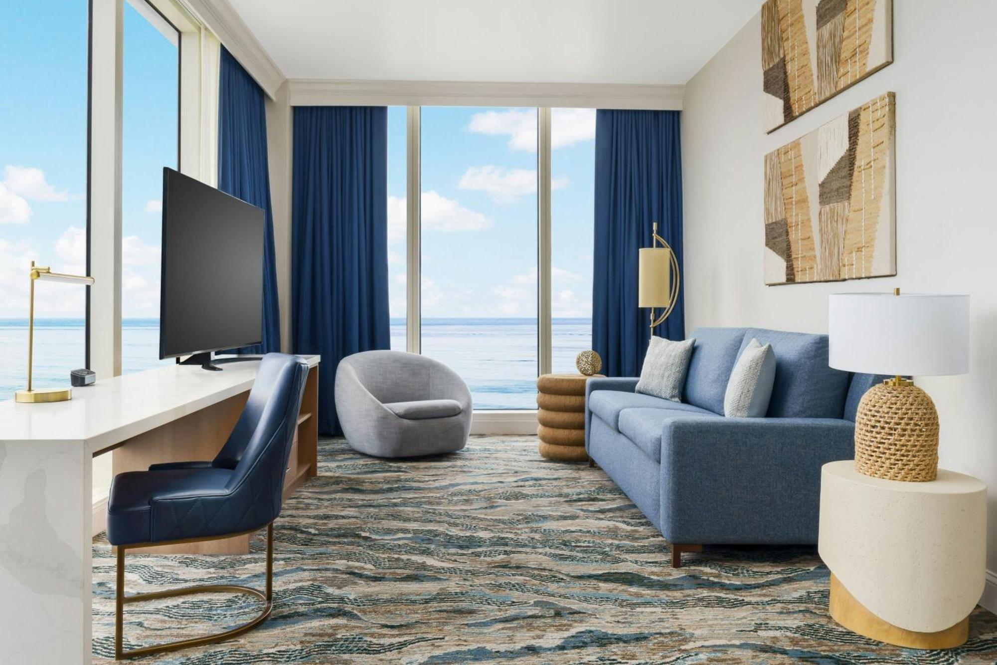 One-Bedroom Superior Suite with Oceanfront Premium and Sofa Bed - Hearing Accessible
