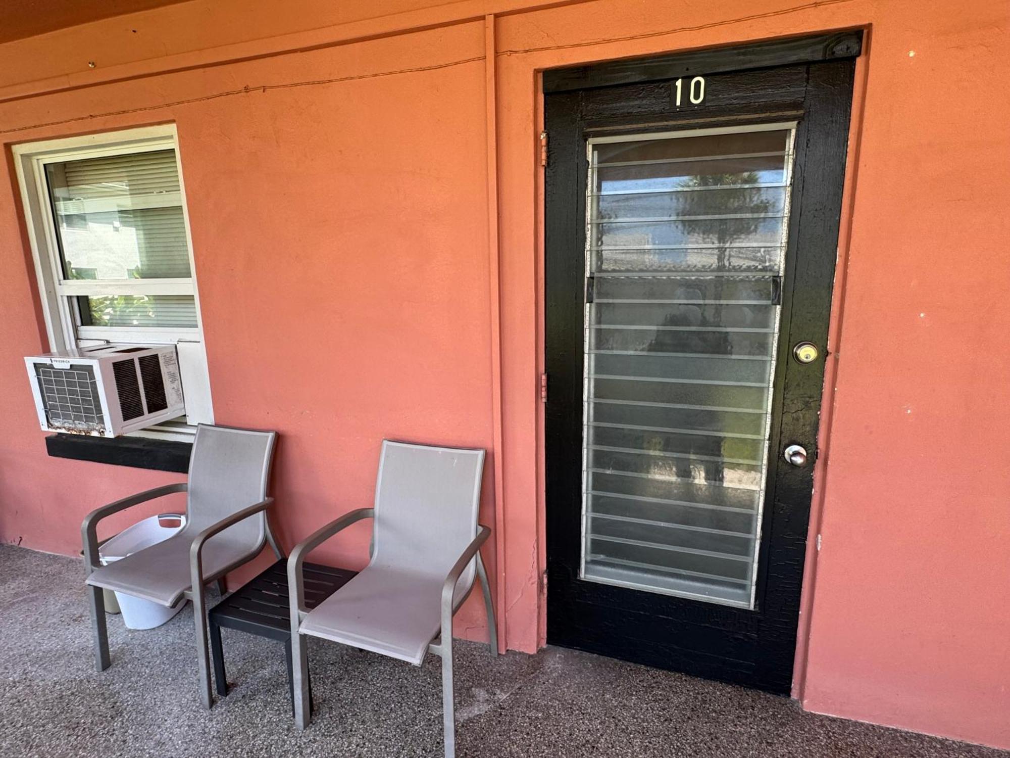 1 Bedroom Deluxe Traditional Building