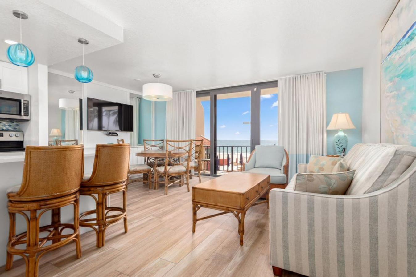 One-Bedroom Apartment Balcony Sea View