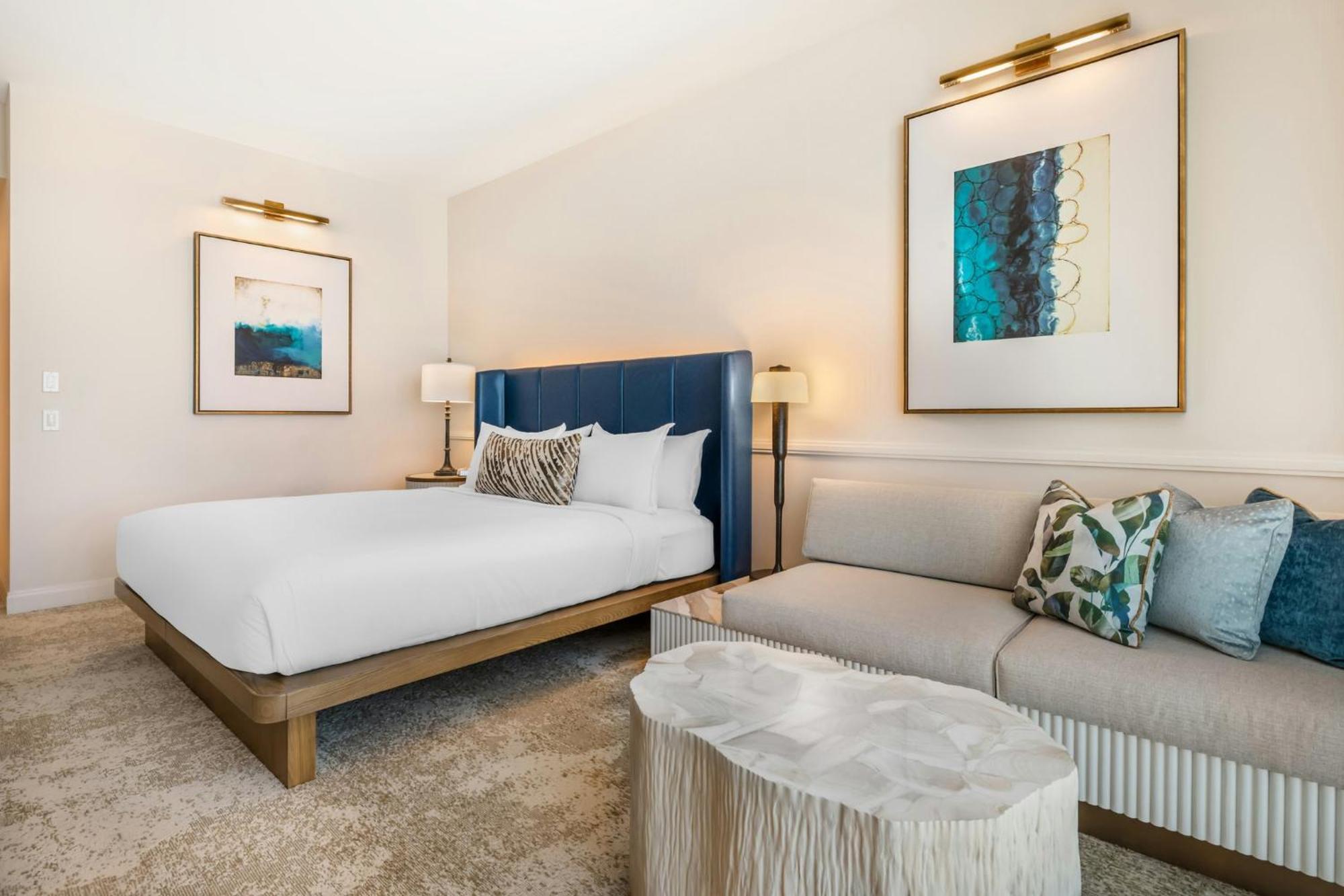 Accessible Deluxe Room 1 King Bed