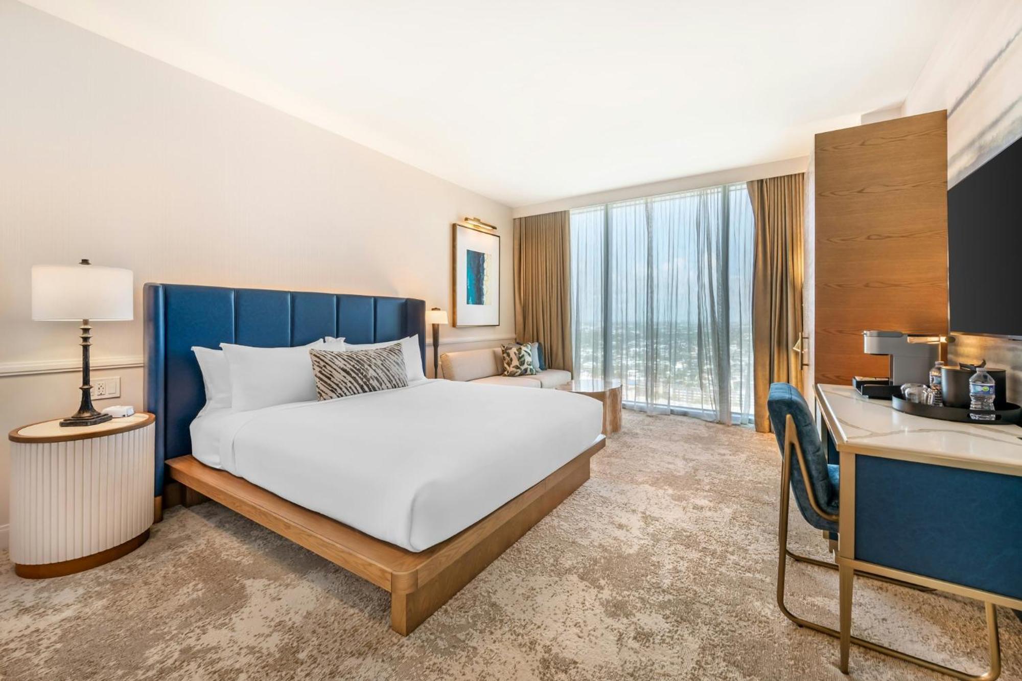 Accessible Deluxe Room 1 King Bed