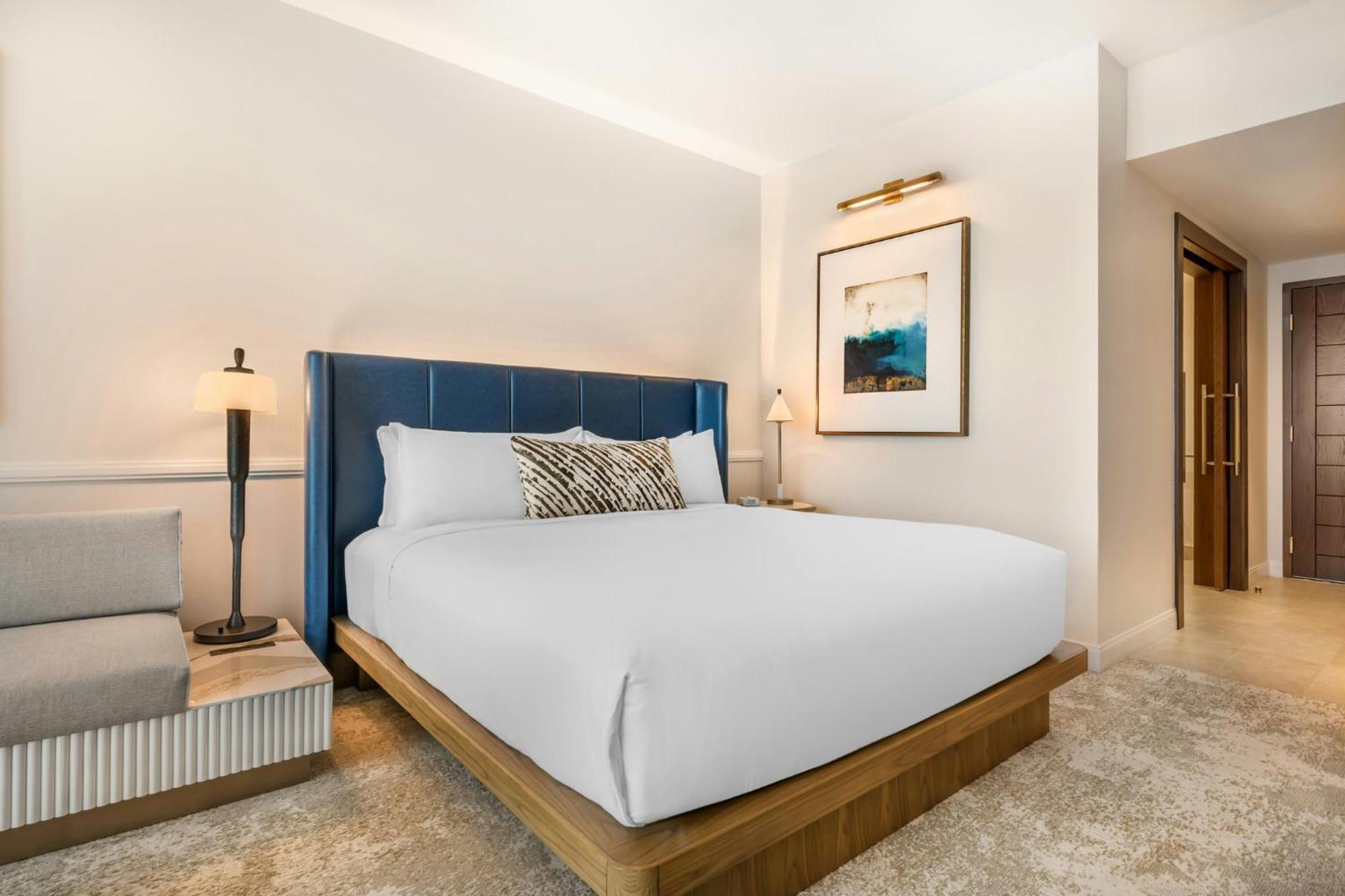 Accessible Premier Balcony Room 1 King Bed