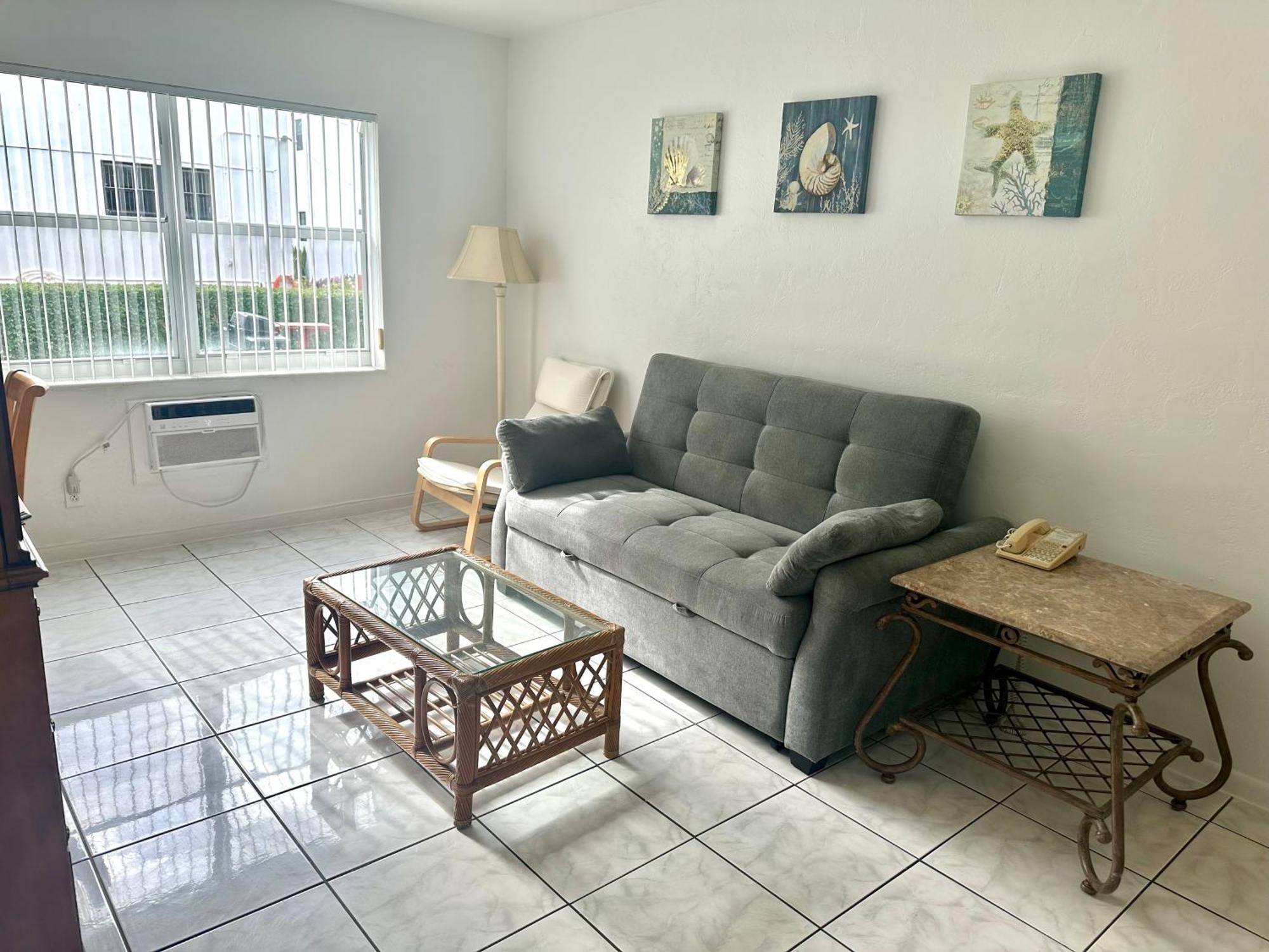 One-Bedroom King Suite