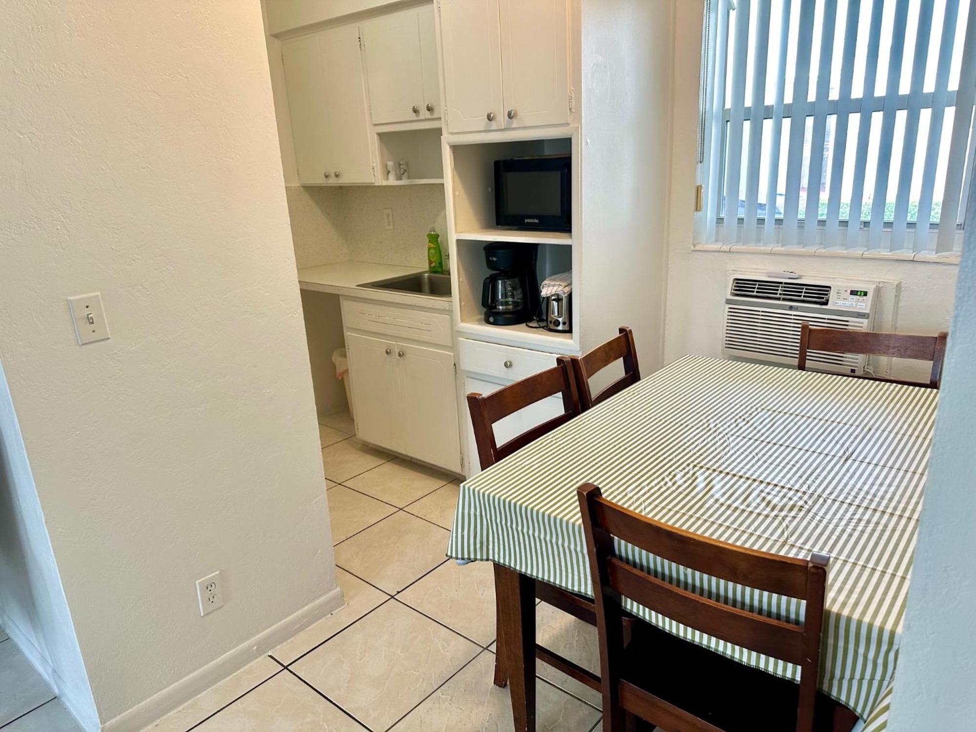 One-Bedroom King Suite