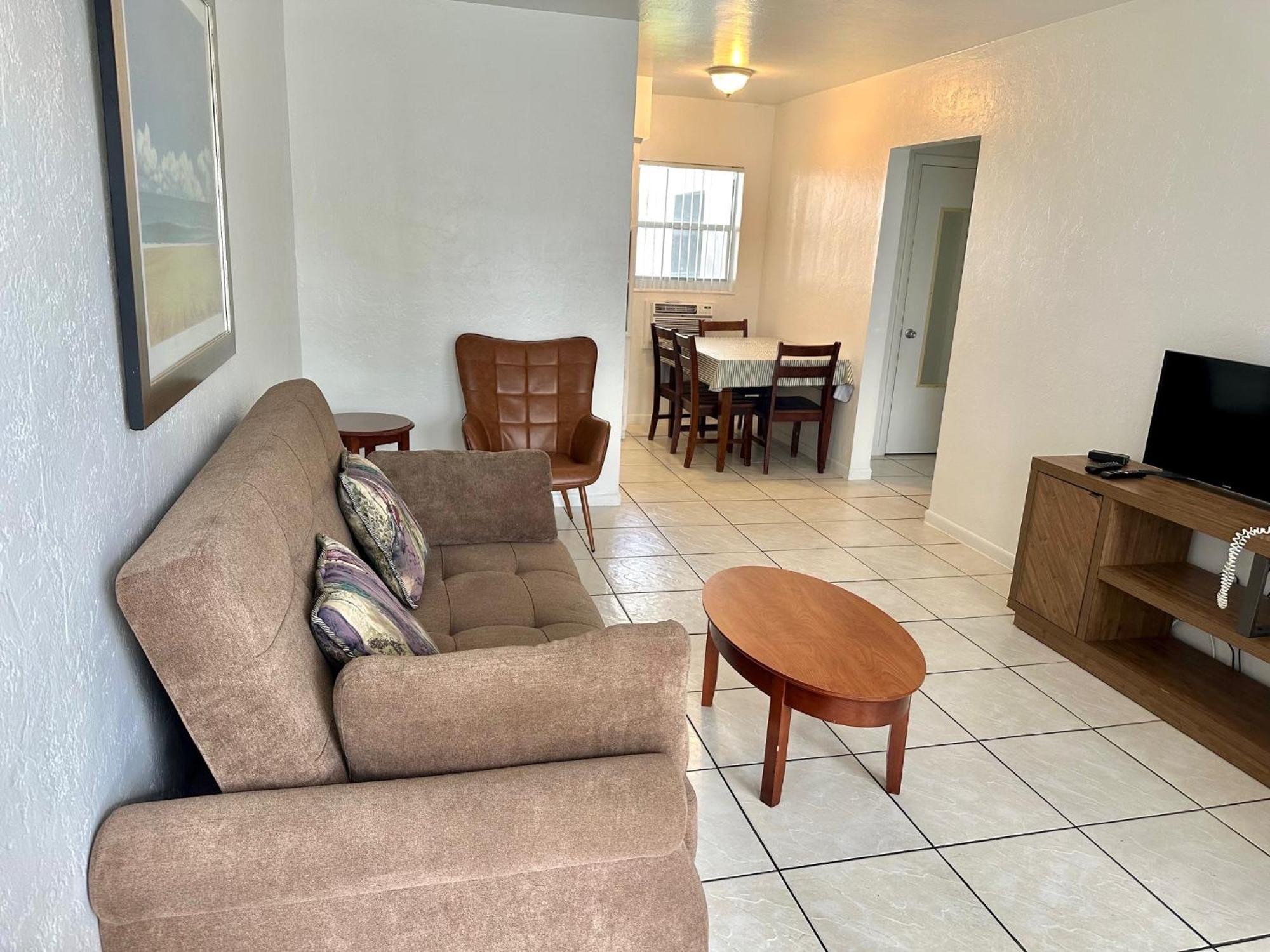 One-Bedroom King Suite