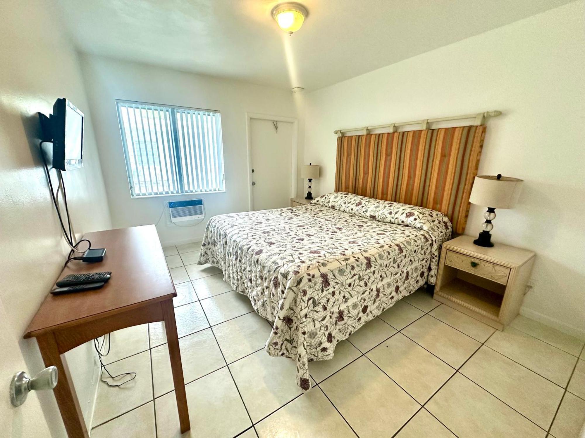 One-Bedroom King Suite
