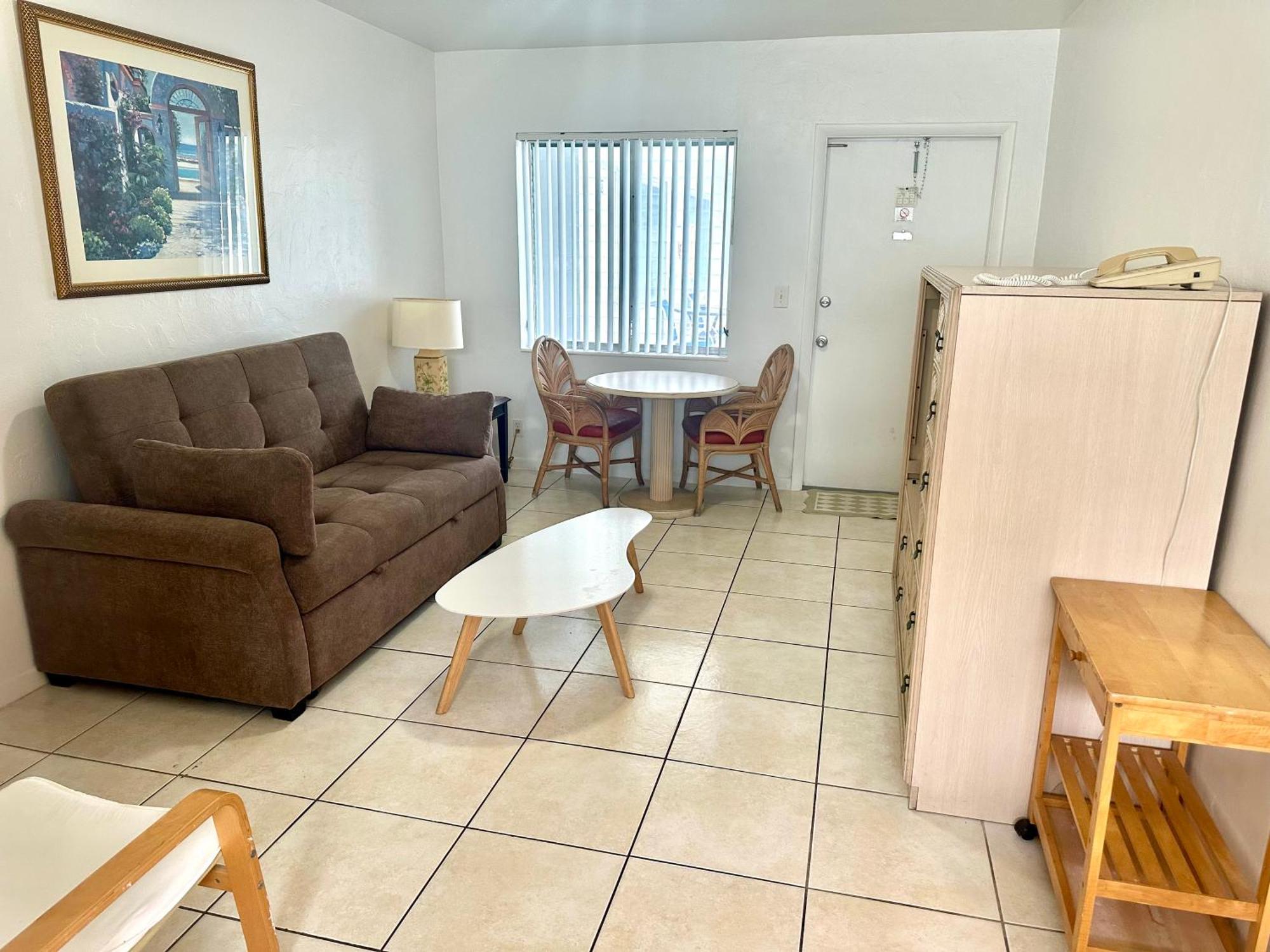 One-Bedroom King Suite