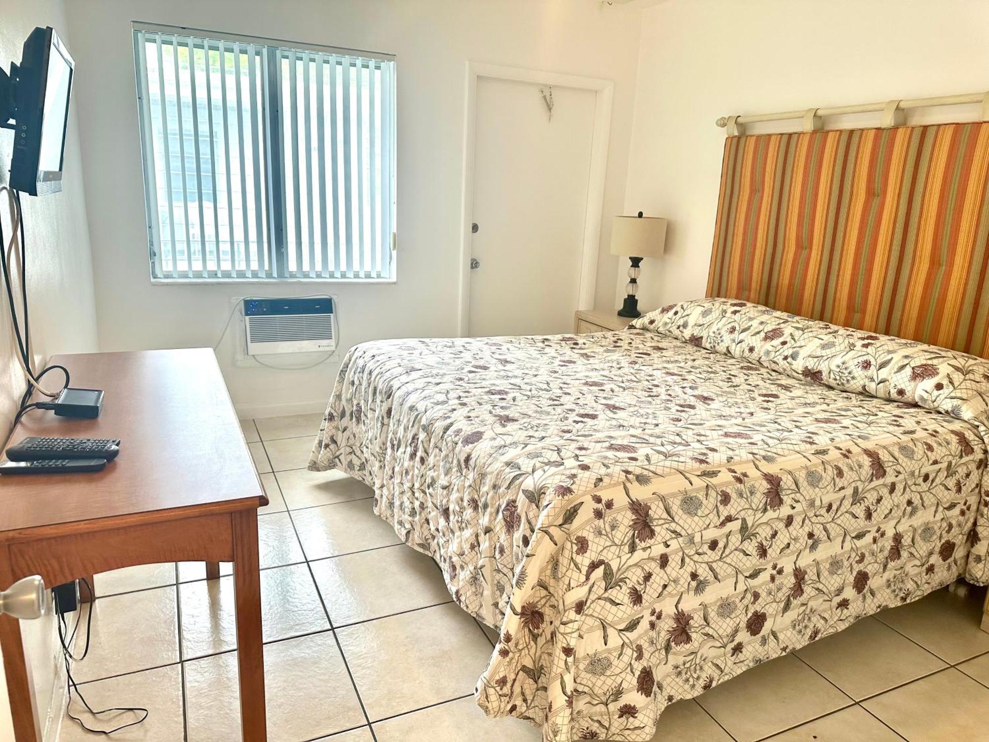One-Bedroom King Suite