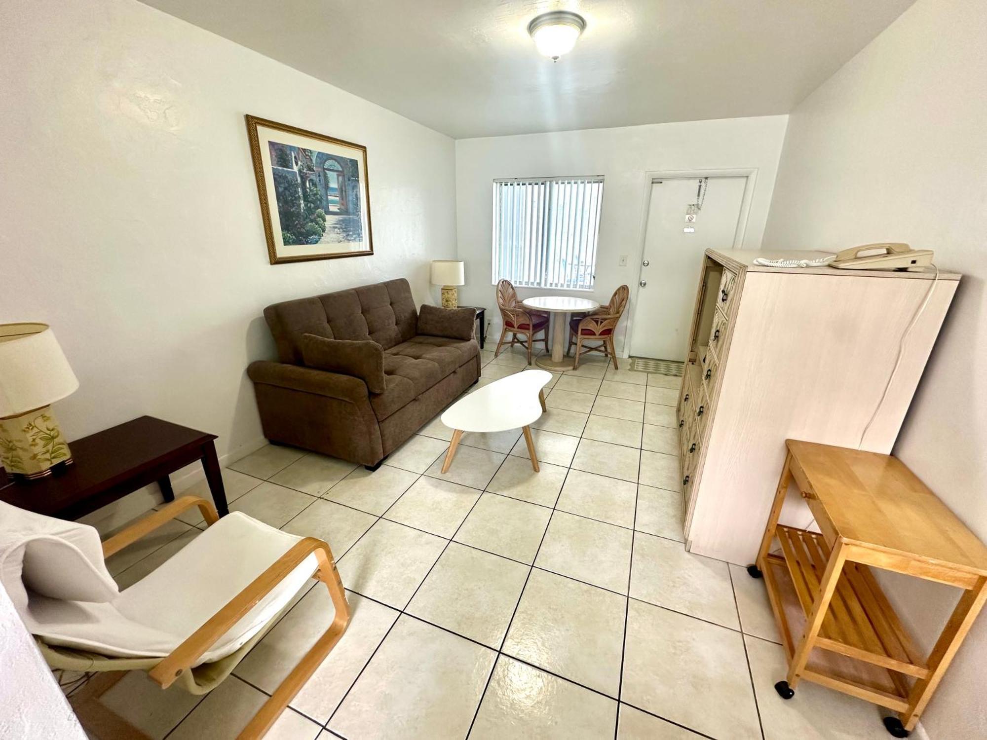 One-Bedroom King Suite