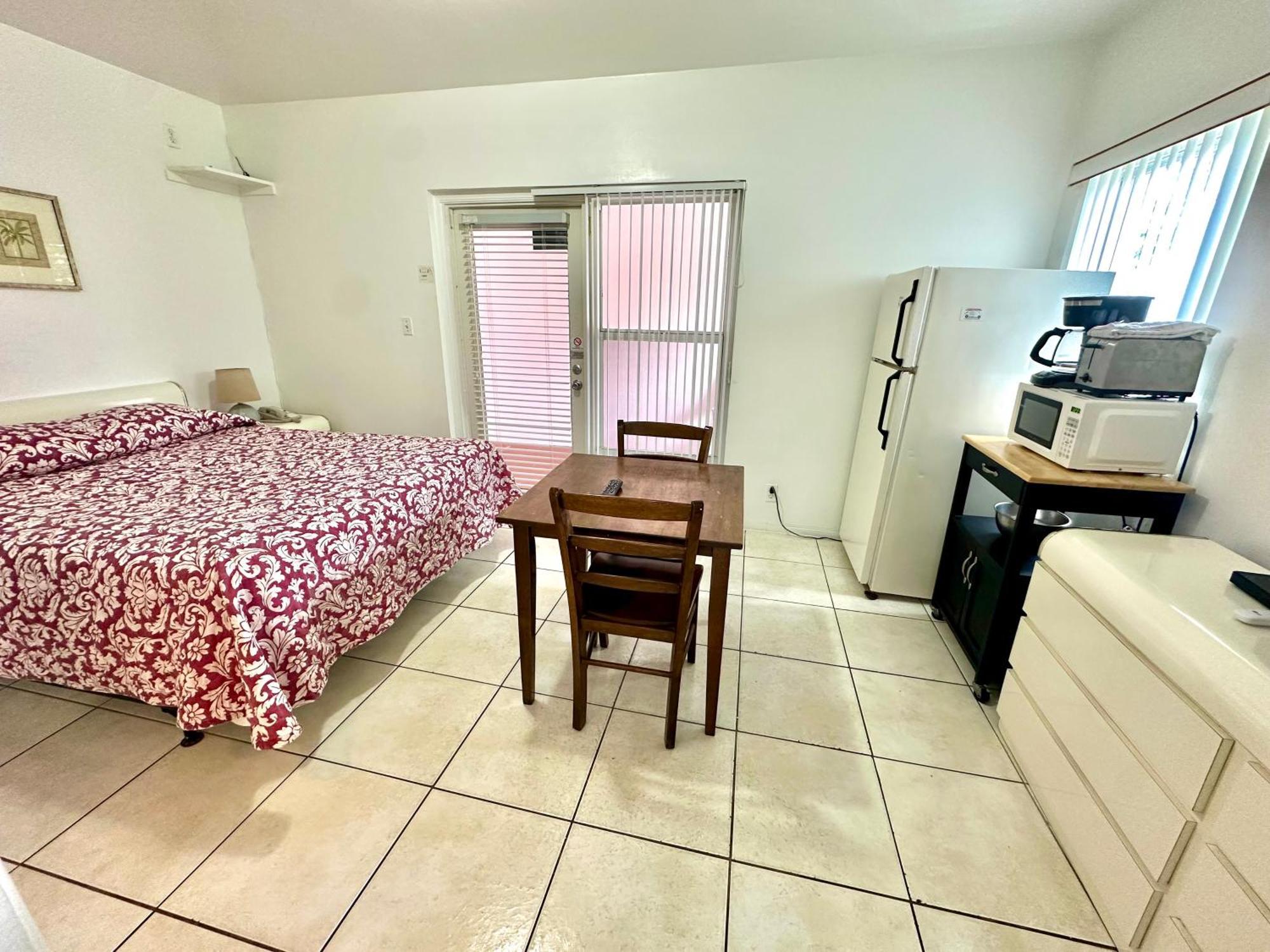 Standard Queen Room