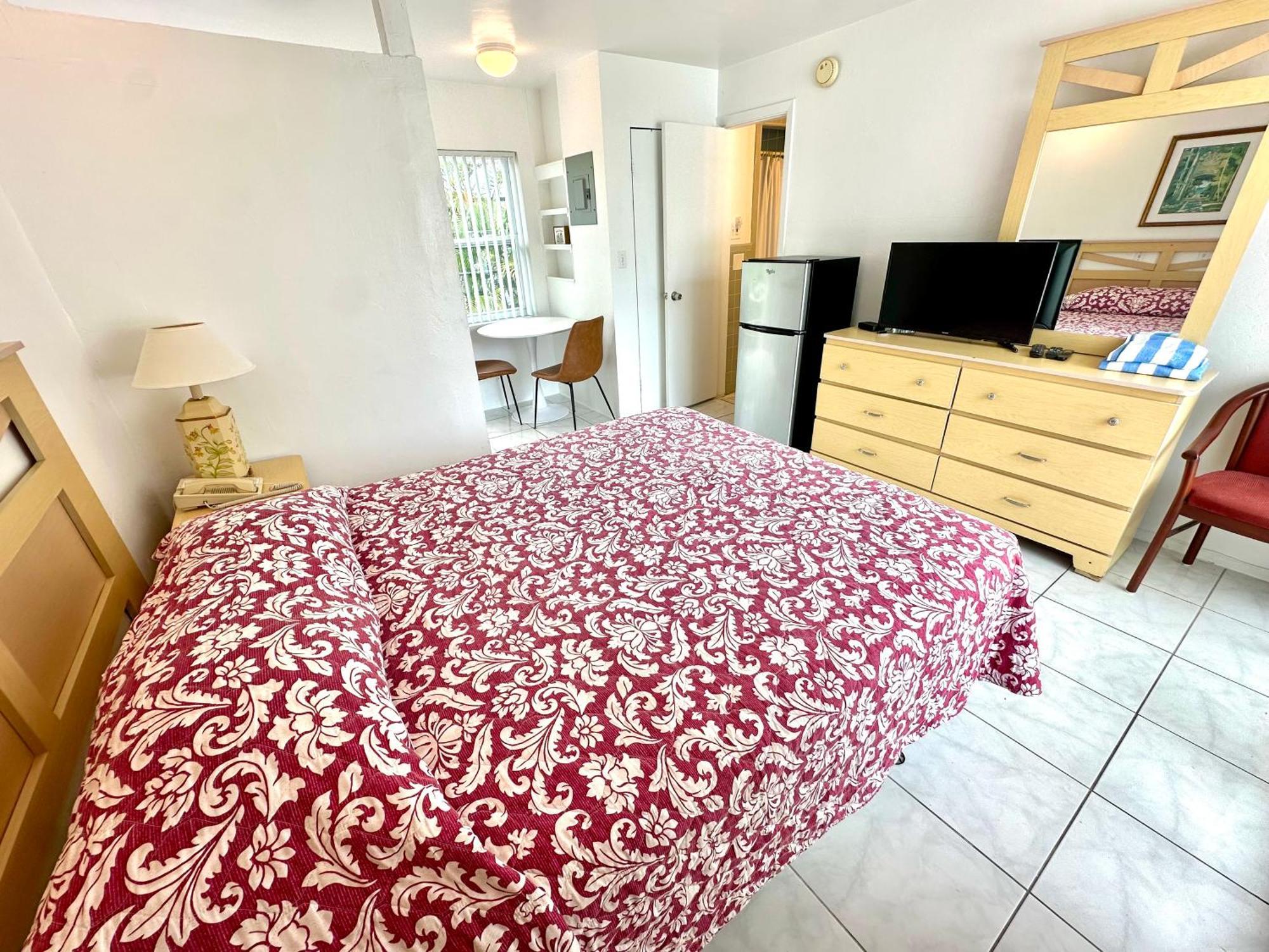 Standard Queen Room