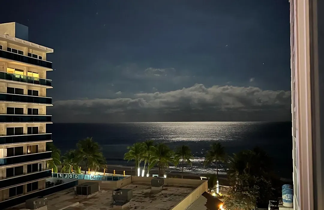 Oceanview On Sand Located In Ocean Manor Resort Fort Lauderdale Beach 2 Bed 2 Bath Spacious Corner Unit Partial Ocean View-1