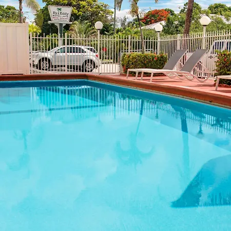 Travelodge By Wyndham Fort Lauderdale-2