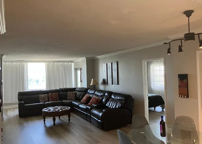 Oceanview On Sand Located In Ocean Manor Resort Fort Lauderdale Beach 2 Bed 2 Bath Spacious Corner Unit Partial Ocean View