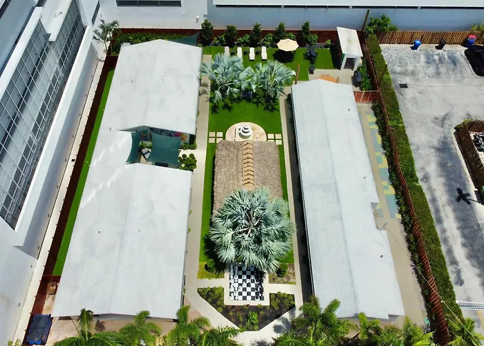 The Freedom House • Urban Oasis • Eclectic Retreat Hotel Fort Lauderdale