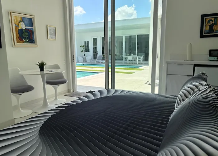 Men Only Clothing Option Guesthouse Near Wilton Manors Fort Lauderdale