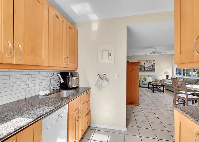 Holiday Isle Yacht Club Fort Lauderdale